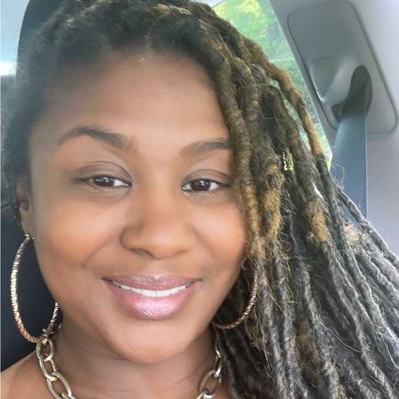 Meet your Posher, Tyessen - Picture 2 of 5